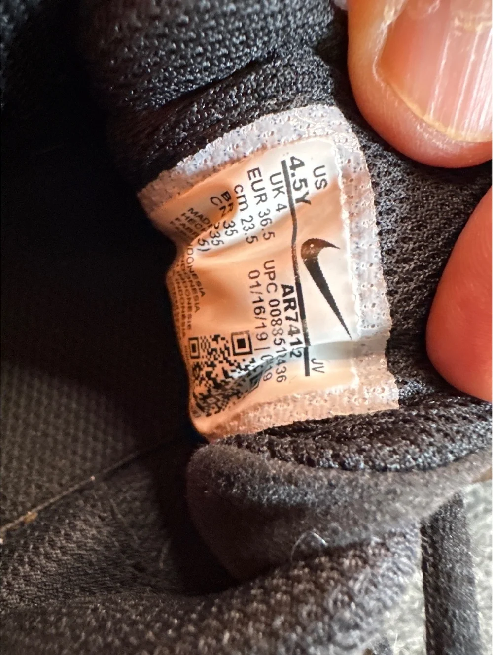 Nike Air Max Bella TR 2 Women’s Size 6 Black Gold Training Workout Shoes